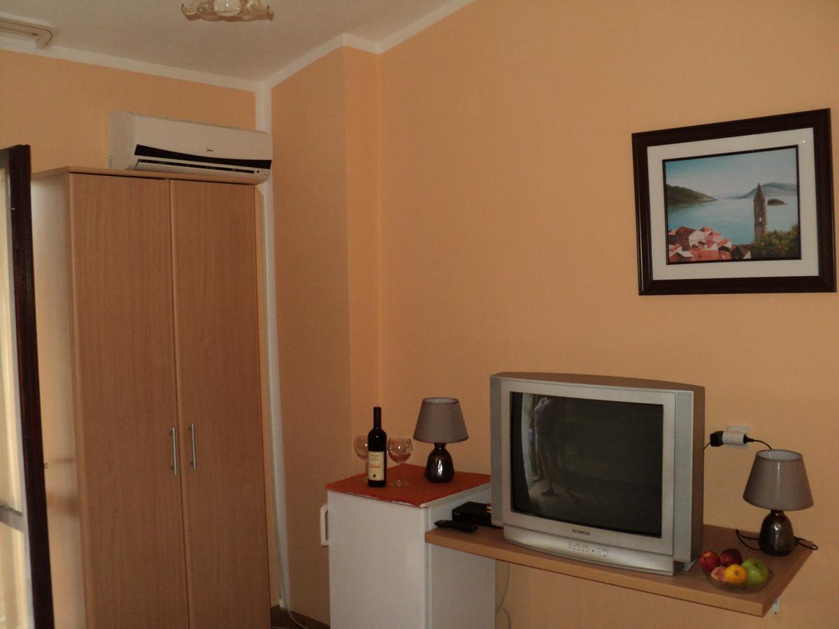 Apartments Skaljari كوتور المظهر الخارجي الصورة